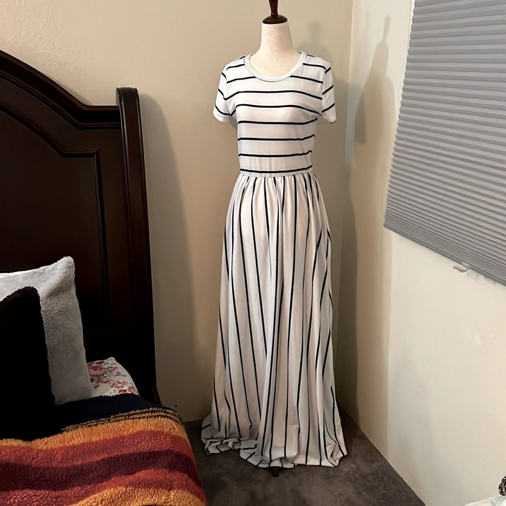 T-shirt dress - navy and white cotton size small